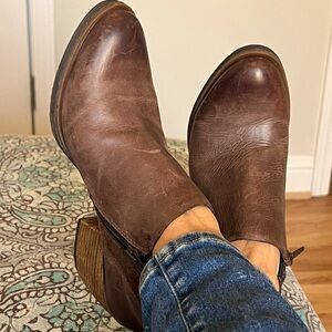 KORKS Leather Distressed Ankle Boots Size 6